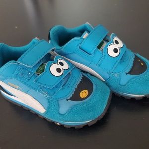 Toddlers sesame street cookie monster shoes